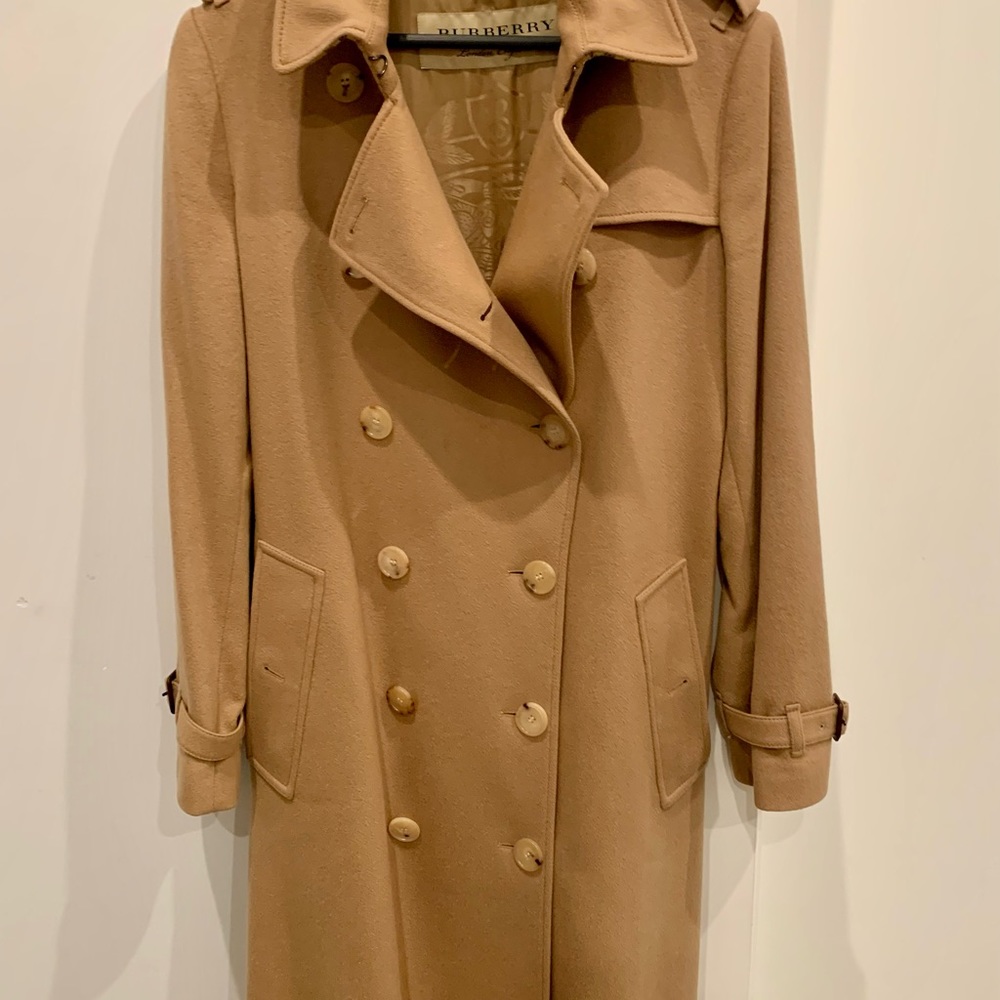 Cashmere Kensington trench. Pristine condition. Smoke and pet-free home. - Picture 6 of 6